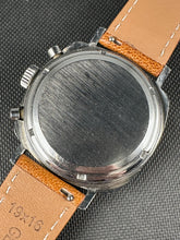 Load image into Gallery viewer, Heuer Camaro 7720T Valjoux 72 With Box and Booklet