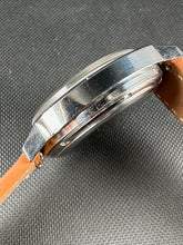 Load image into Gallery viewer, Heuer Camaro 7720T Valjoux 72 With Box and Booklet