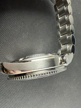 Load image into Gallery viewer, Omega Seamaster Planet Ocean Quantum of Solace 2201.50
