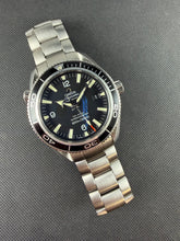 Load image into Gallery viewer, Omega Seamaster Planet Ocean Quantum of Solace 2201.50
