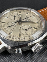 Load image into Gallery viewer, Heuer Camaro 7720T Valjoux 72 With Box and Booklet
