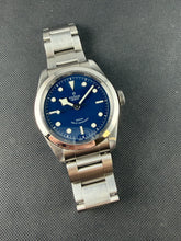 Load image into Gallery viewer, Tudor Black Bay 41mm blue dial complete set

