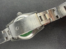 Load image into Gallery viewer, Rolex Oyster Perpetual 24mm reference 67180 with original box from 1994
